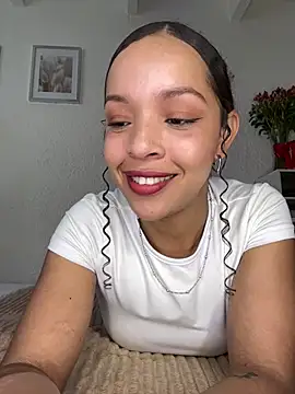 Snapshot of Yasmin777_ chatting on May 9, 5:05 pm Yasmin777 online show from May 9, 5:05 pm