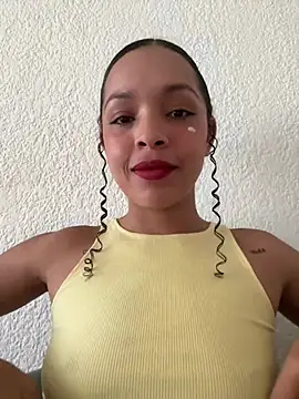 Yasmin777  online show from April 1, 8:50 pm