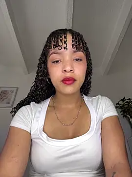 Snapshot of Yasmin777_ chatting on June 18, 8:47 pm Yasmin777 online show from June 18, 8:47 pm