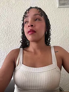 Yasmin777  online show from March 7, 8:03 pm