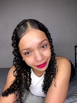 Yasmin777  online show from December 1, 12:00 am