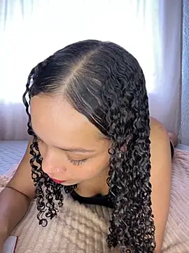 Yasmin777  online show from October 28, 7:13 pm