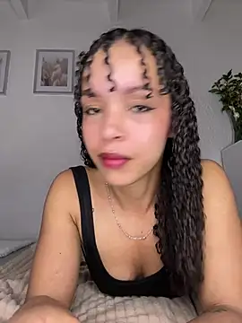 Snapshot of Yasmin777_ chatting on June 15, 9:14 pm Yasmin777 online show from June 15, 9:14 pm