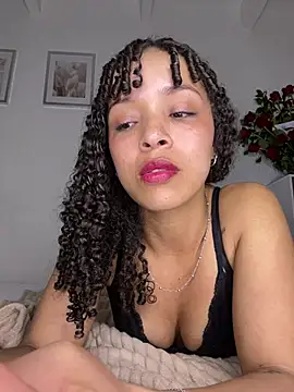 Snapshot of Yasmin777_ chatting on May 15, 5:05 am Yasmin777 online show from May 15, 5:05 am