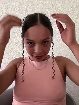 Yasmin777  online show from February 25, 9:25 pm