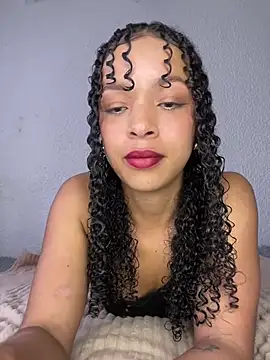 Yasmin777  online show from February 22, 8:10 pm