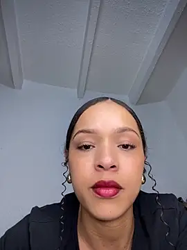 Yasmin777  online show from December 19, 11:40 pm