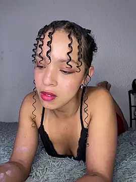 Yasmin777  online show from February 7, 7:55 pm