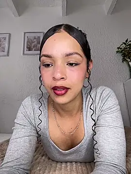 Snapshot of Yasmin777_ chatting on June 22, 6:16 pm Yasmin777 online show from June 22, 6:16 pm