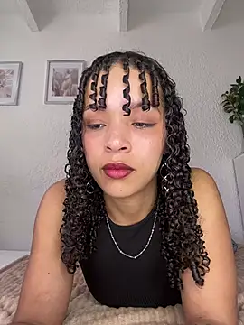 Snapshot of Yasmin777_ chatting on June 2, 5:35 pm Yasmin777 online show from June 2, 5:35 pm