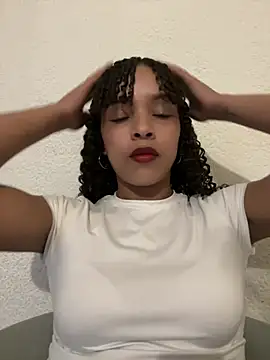 Snapshot of Yasmin777_ chatting on June 26, 1:22 am Yasmin777 online show from June 26, 1:22 am