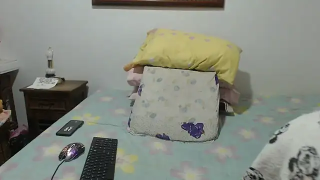 Snapshot of Miilu74 chatting on September 18, 3:48 pm Miilu74 online show from September 18, 3:48 pm