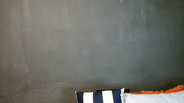 Snapshot of SweetSlender01 chatting on February 6, 9:00 pm SweetSlender01 online show from February 6, 9:00 pm