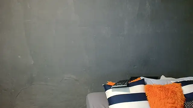 Snapshot of SweetSlender01 chatting on February 5, 7:21 pm SweetSlender01 online show from February 5, 7:21 pm