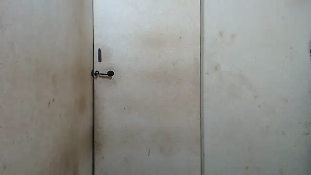 Snapshot of SweetSlender01 chatting on October 20, 9:59 pm SweetSlender01 online show from October 20, 9:59 pm
