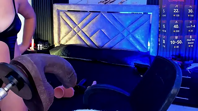 Issafoxx online show from October 27, 12:06 pm