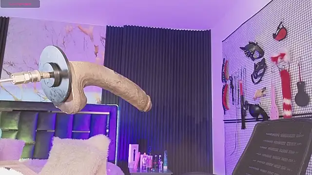 Issafoxx online show from January 31, 7:12 pm