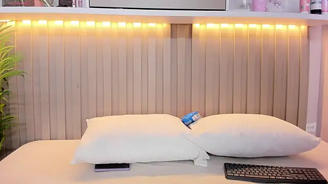 natalyWilliams online show from December 19, 12:18 pm