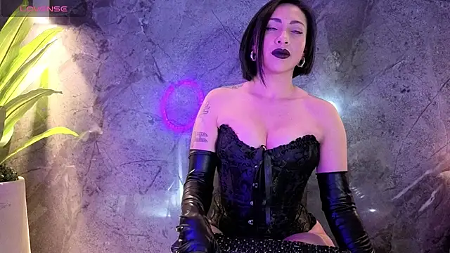 Anxelica Macondo  online show from April 8, 7:15 pm