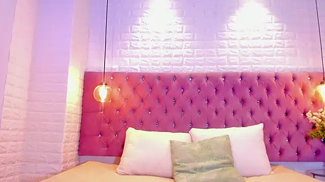 Snapshot of anette_bennet chatting on December 4, 7:35 pm anette bennet online show from December 4, 7:35 pm