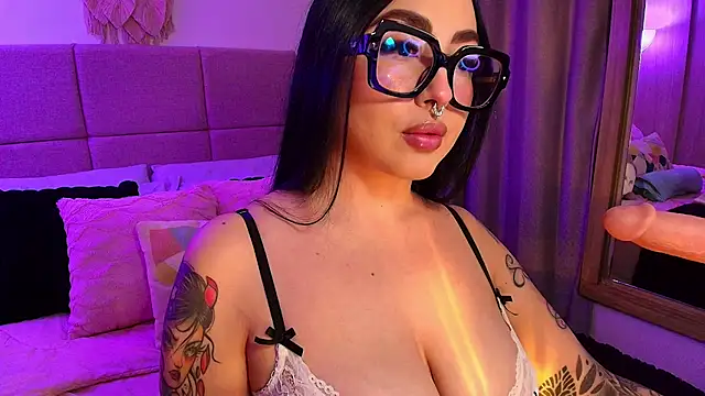 Claiborne Morris online show from November 13, 10:57 pm