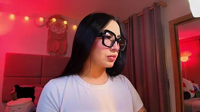 Claiborne Morris online show from April 2, 12:40 am