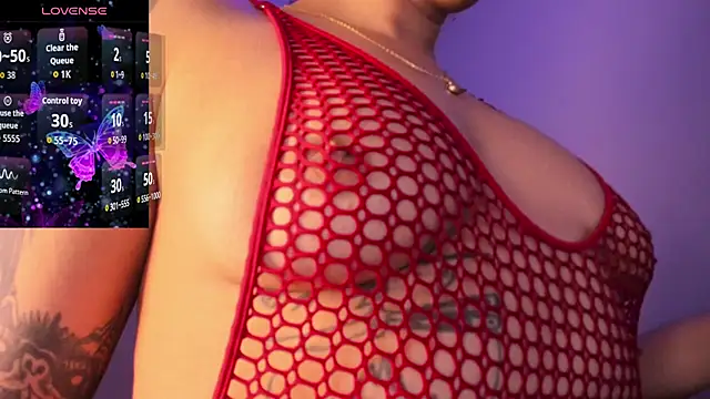 Snapshot of Mia_for_you_lovee chatting on December 18, 12:49 am Mia for you lovee online show from December 18, 12:49 am