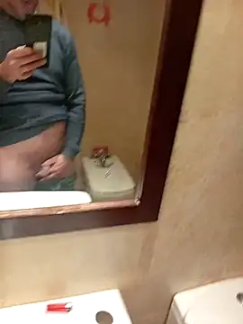 Snapshot of manchego85 chatting on December 3, 9:58 pm manchego85 online show from December 3, 9:58 pm