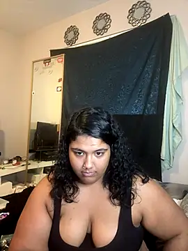 Snapshot of 1n0nlythroat chatting on December 1, 12:00 am 1n0nlythroat online show from December 1, 12:00 am