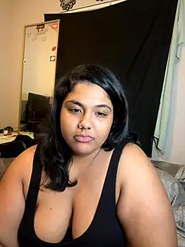 Snapshot of 1n0nlythroat chatting on December 3, 2:23 am 1n0nlythroat online show from December 3, 2:23 am