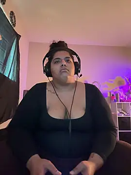 Snapshot of 1n0nlythroat chatting on January 18, 11:19 pm 1n0nlythroat online show from January 18, 11:19 pm