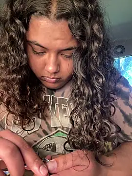 Snapshot of 1n0nlythroat chatting on February 23, 8:53 pm 1n0nlythroat online show from February 23, 8:53 pm