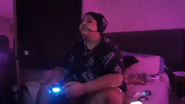 1n0nlythroat online show from June 25, 5:12 am