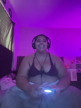 Snapshot of 1n0nlythroat chatting on October 31, 6:04 pm 1n0nlythroat online show from October 31, 6:04 pm