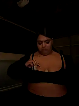 Snapshot of 1n0nlythroat chatting on October 23, 2:54 am 1n0nlythroat online show from October 23, 2:54 am