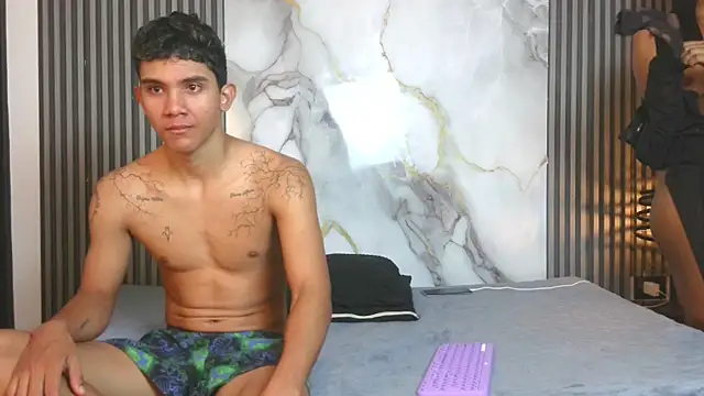 Snapshot of RihanandDrake chatting on November 2, 8:58 pm RihanandDrake online show from November 2, 8:58 pm