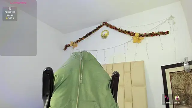 Snapshot of blue_wxw chatting on November 15, 9:24 am blue wxw online show from November 15, 9:24 am