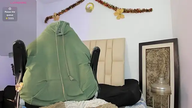 blue wxw online show from February 12, 6:13 am