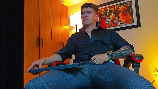 ALPHA DOMINUS  online show from November 14, 4:05 am