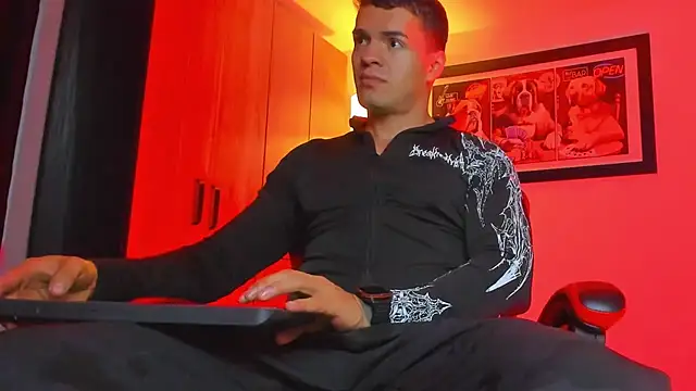 Snapshot of ALPHA_DOMINUS_ chatting on January 14, 4:27 am ALPHA DOMINUS online show from January 14, 4:27 am