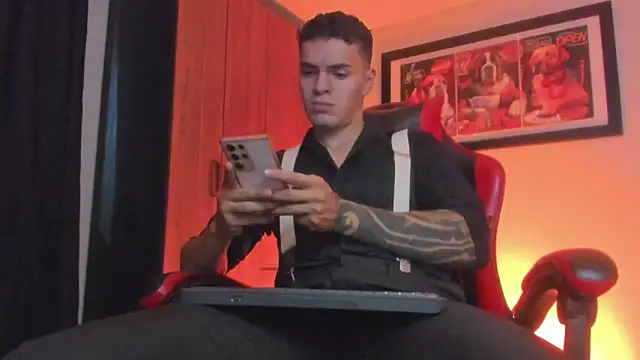 ALPHA DOMINUS  online show from March 7, 3:46 am