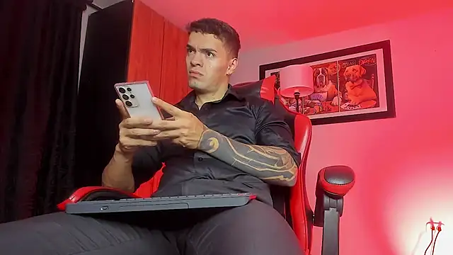 Snapshot of ALPHA_DOMINUS_ chatting on February 17, 5:05 am ALPHA DOMINUS online show from February 17, 5:05 am