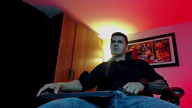 Snapshot of ALPHA_DOMINUS_ chatting on December 22, 4:01 am ALPHA DOMINUS online show from December 22, 4:01 am