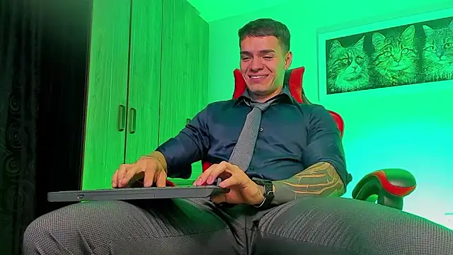 Snapshot of ALPHA_DOMINUS_ chatting on September 14, 4:02 am ALPHA DOMINUS online show from September 14, 4:02 am