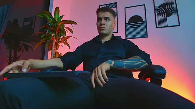 ALPHA DOMINUS  online show from April 12, 3:54 am