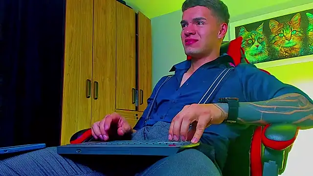 Snapshot of ALPHA_DOMINUS_ chatting on September 24, 4:08 am ALPHA DOMINUS online show from September 24, 4:08 am