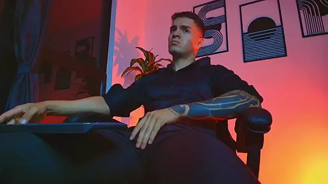 ALPHA DOMINUS  online show from April 14, 4:06 am