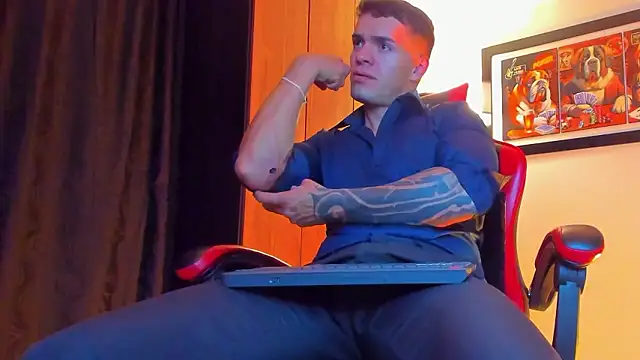 Snapshot of ALPHA_DOMINUS_ chatting on January 7, 4:17 am ALPHA DOMINUS online show from January 7, 4:17 am