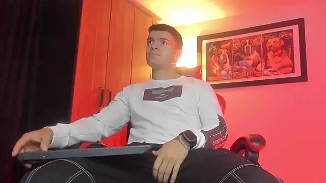 Snapshot of ALPHA_DOMINUS_ chatting on January 15, 4:49 am ALPHA DOMINUS online show from January 15, 4:49 am