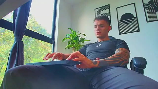 ALPHA DOMINUS  online show from April 14, 9:53 pm